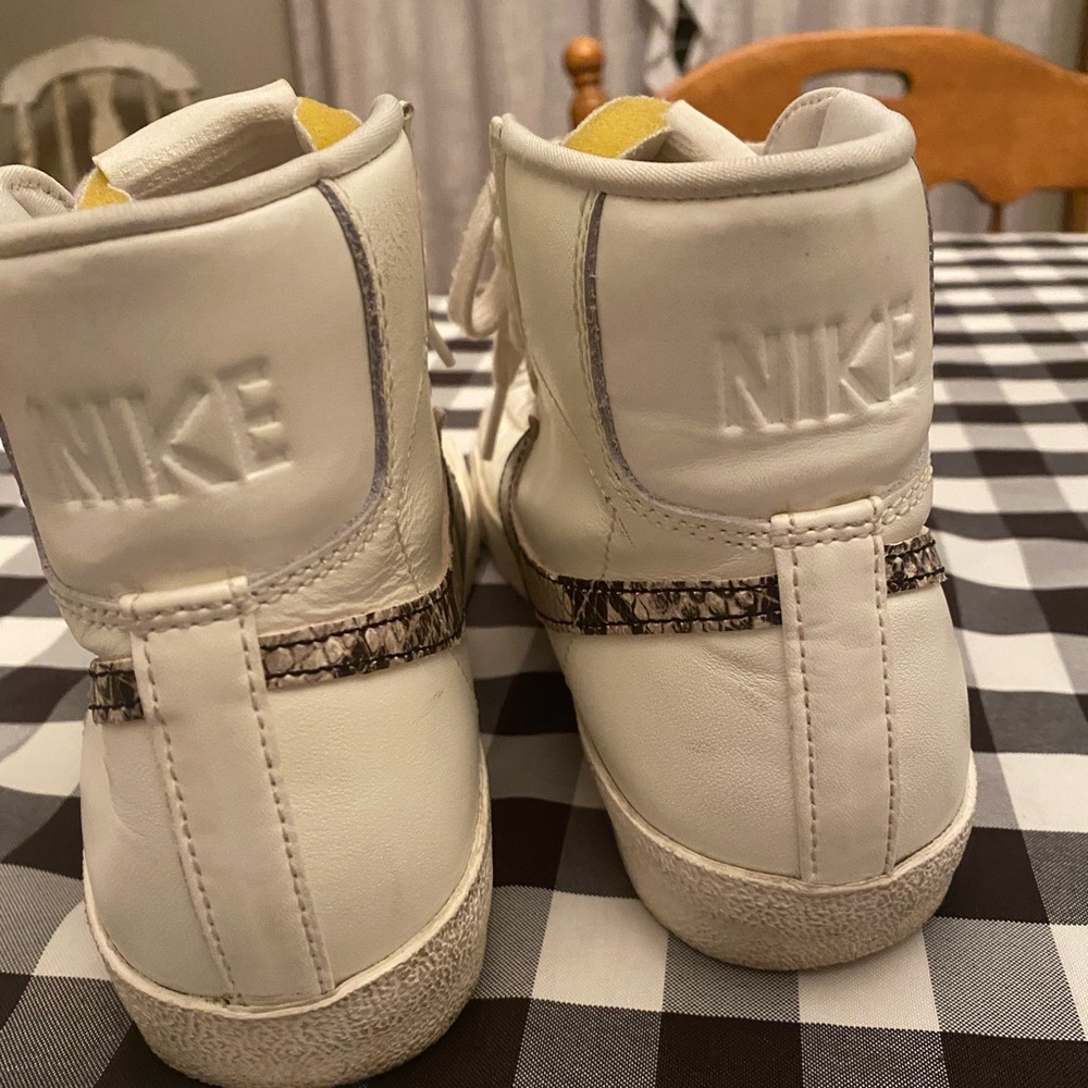 Nike Blazers '77 SE Mid Snakeskin W women’s size 8 - Picture 6 of 12